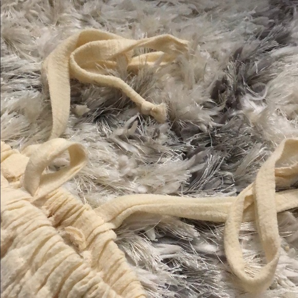 Adorable tie strap top - Picture 3 of 7